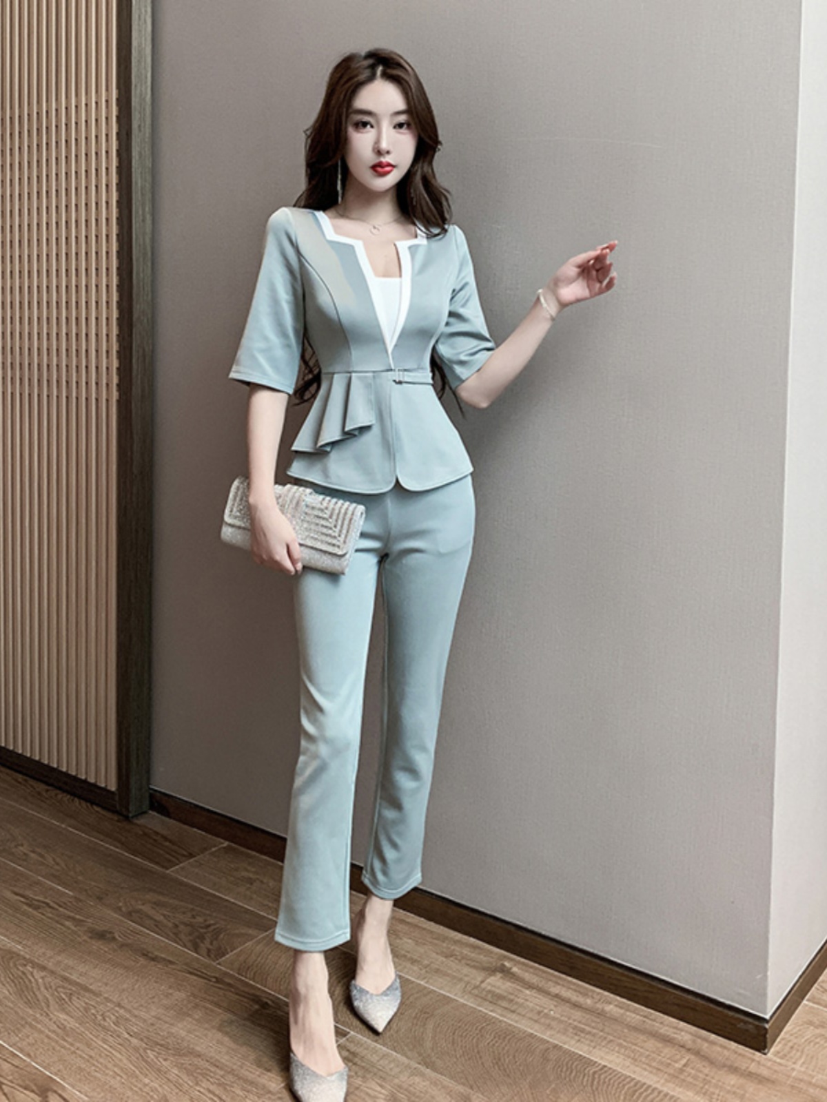 우아한 발 마사지 기술자 유니폼 여성 고급 뷰티 살롱  - Spa Wellness And Beauty 리뷰 및 가격